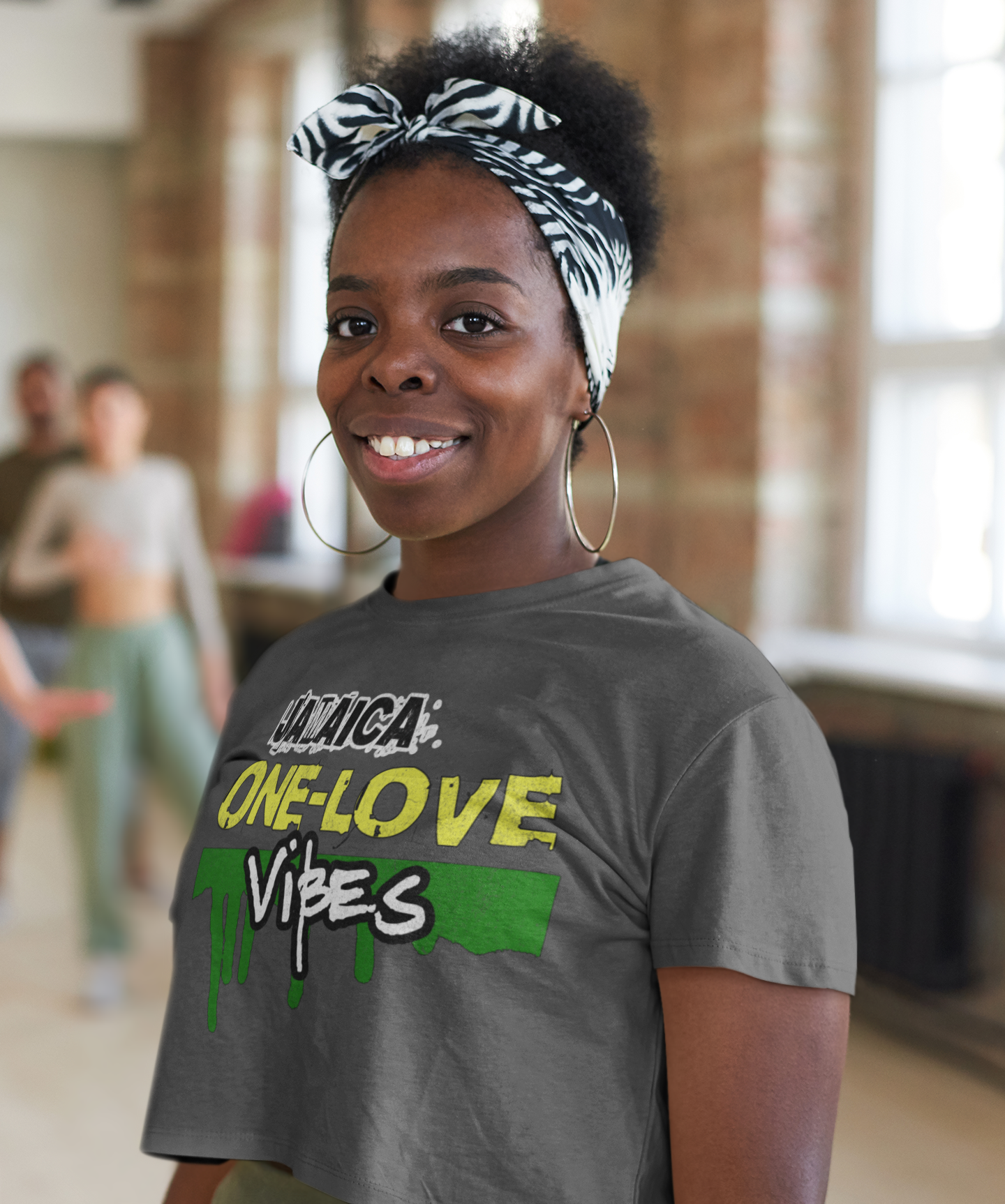 Jamaica One Love Vibes. Women’s Flowy Cropped Tee